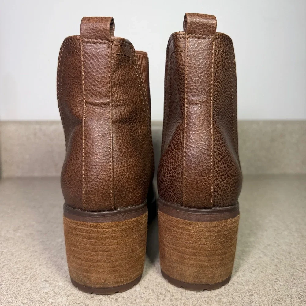 MIA Jody Brown Pebbled Chelsea Ankle Boots Lug Sole Block Heel GS875004 Size 7M